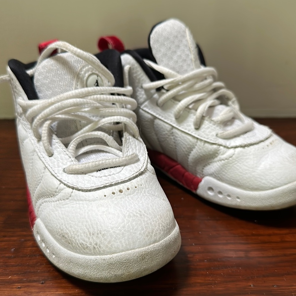 Boys air Jordan’s size 9C